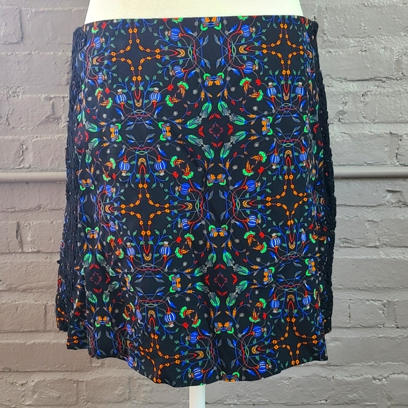 Zara Dresses & Skirts - NWT Zara Multicolor Floral Pattern Black Lace Applique Accent Lined Mini Skirt L